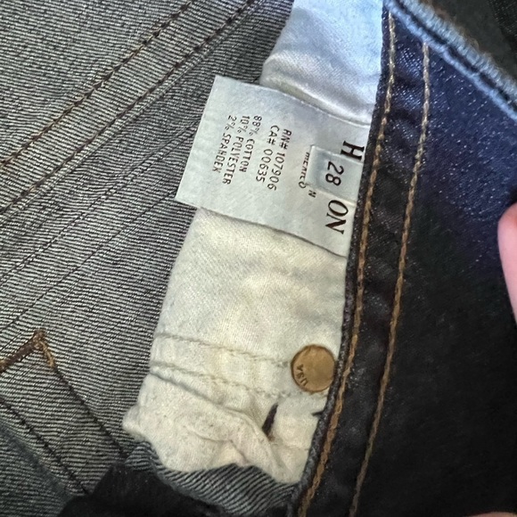 𝅺hudson denim jeans in dark blue color - straight to flare leg with frayed edge - Picture 5 of 7